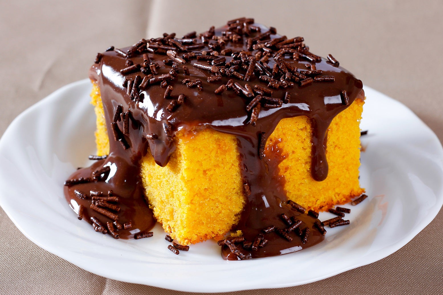 Receita de Bolo de Cenoura com Chocolate Em Pó NESTLÉ CHOCOLATERIA