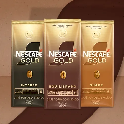 Linha de cafés NESCAFÉ Gold torrado e moído nas versões Intenso, Equilibrado e Suave em embalagens de 250g sobre fundo neutro