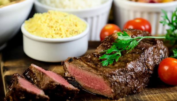 Acompanhamentos para churrasco: opções saborosas para sua festa 