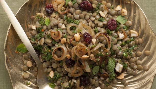 Receitas de lentilha: Salada de Lentilha, Cebolas Douradas e Salsa de Ervas