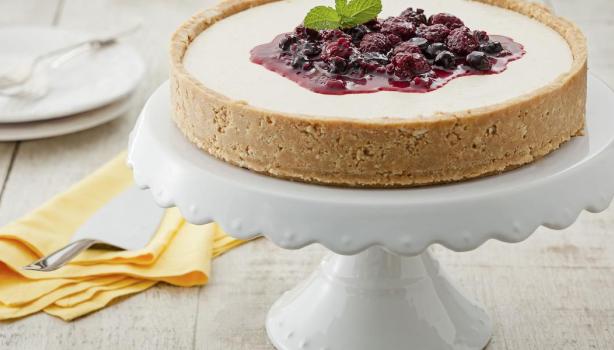 Torta Galak com Calda de Frutas Vermelhas