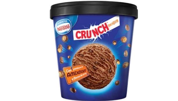 Sorvete de Chocolate com Amendoim Crunch