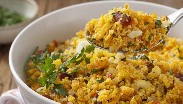 Receitas de farofa: Farofa Rápida com Farinha de Milho