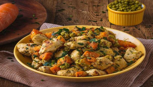 Refogado de Frango com Maggi Da Horta