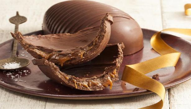 Ovo Recheado com Caramelo Salgado