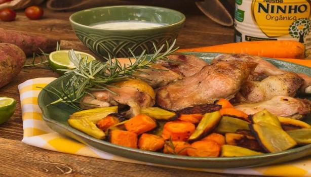 Frango com Legumes Orgânicos e Molho de Ninho e Limão