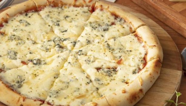 Pizza 4 Queijos