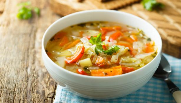 Sopa de legumes: nutrição e sabor em uma tigela reconfortante