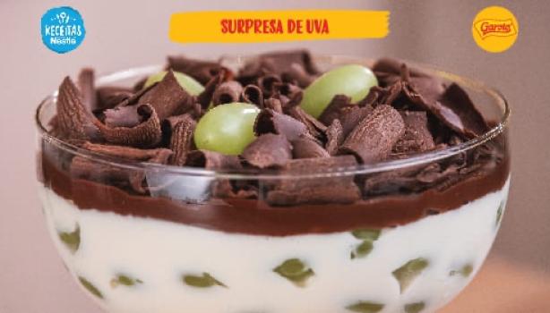 Surpresa de Uva feita com Chocolate Garoto Meio Amargo, proporciona um toque especial com o cacau mais brasileiro que existe!