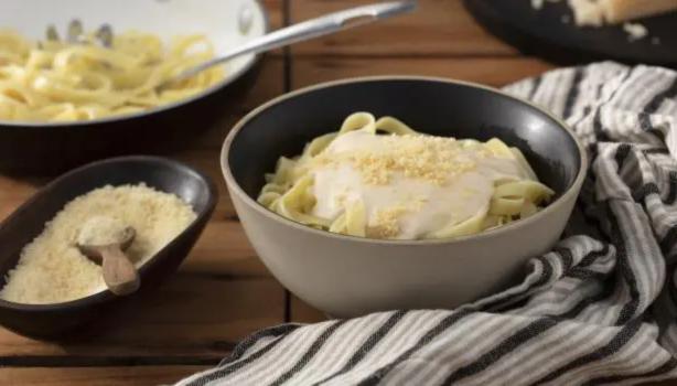 Fettuccine Alfredo