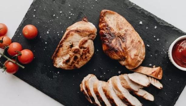 75 receitas com peito de frango para todas as ocasiões