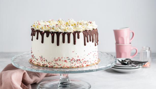 Bolo de Festa: Como Fazer em Casa Esse Símbolo de Comemoração 