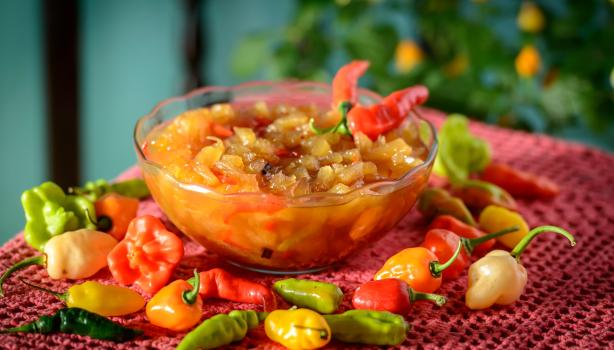 Receita de Geleia de Abacaxi com Pimenta: uma explosão de sabor para seus sanduíches 