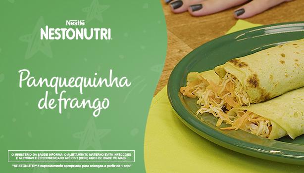 Fotografia de panquecas em tons de verde e ao lado o nome da receita e descritivos legais.