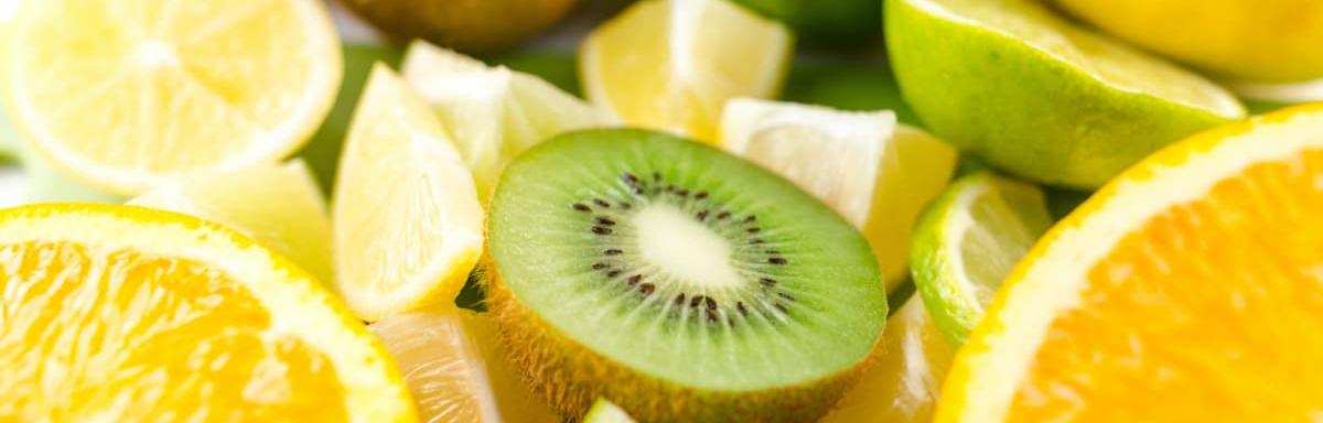 Alimentos que aumentam a imunidade: Kiwi , limão e limão siciliano