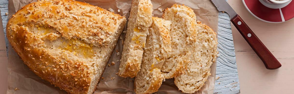 Como fazer pão caseiro perfeito: Pão cortado em três pedaços