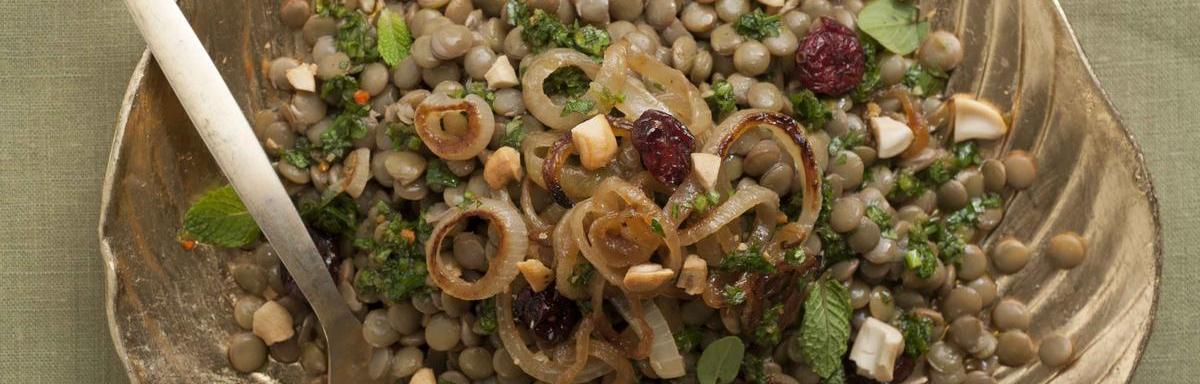 Receitas de lentilha: Salada de Lentilha, Cebolas Douradas e Salsa de Ervas