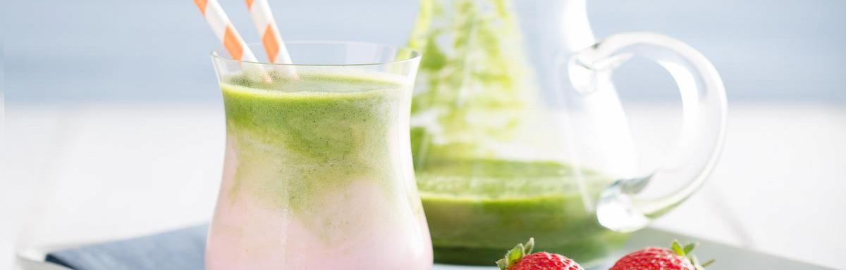 Smoothie de Morango e Suco Verde Zero Lactose