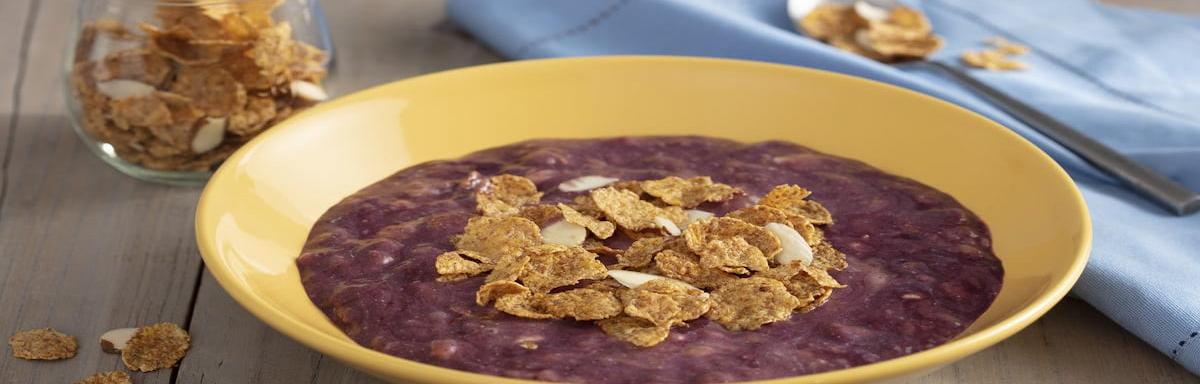 Creme de Açaí e Banana com Nesfit Cereal