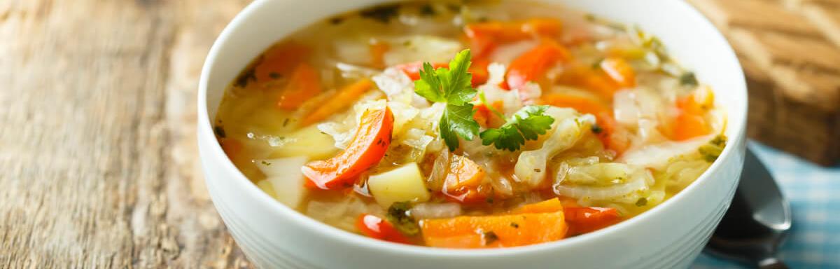 Sopa de legumes: nutrição e sabor em uma tigela reconfortante