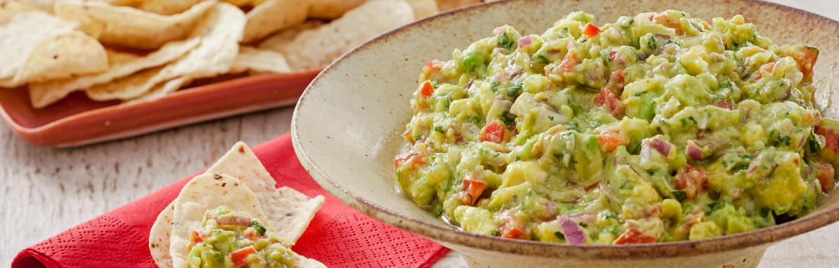 Guacamole: como fazer, curiosidades e variações desse molho incrível