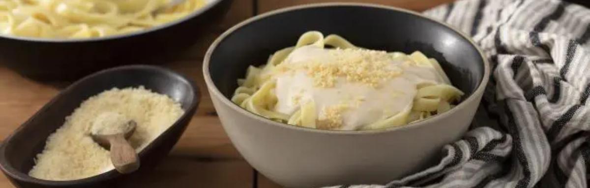 Fettuccine Alfredo