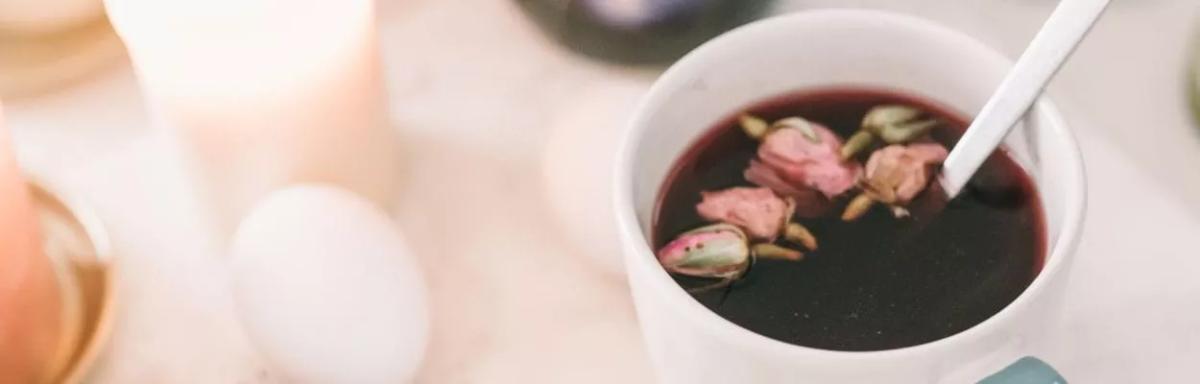 Conheça os benefícios do chá de hibisco