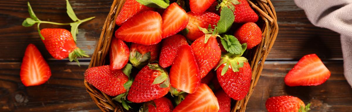 Receitas fit com morango: sabor e saúde em diversos preparos 