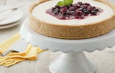 Torta Galak com Calda de Frutas Vermelhas