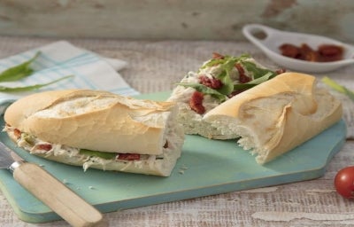 Sanduíche de Frango Desfiado