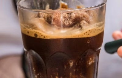 Consumo excessivo de cafeína: perigos de tomar café demais