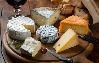 Benefícios do queijo: os nutrientes do alimento e como aproveitá-lo no dia a dia