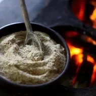 Farofas de Natal: Farofa na panela com fogo