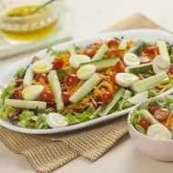 Saladas de Natal: Salada com ovo, tomate cereja, pepino e muito mais