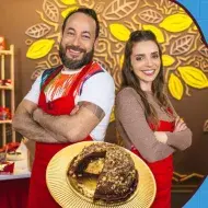 Imagem escrito Luna de Chocolate e João vs Carolina seguido pelo logo Deu Ruim. À esquerda, foto dos participantes e da luna.