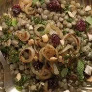 Receitas de lentilha: Salada de Lentilha, Cebolas Douradas e Salsa de Ervas