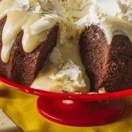 Bolo Vulcão com Brigadeiro de Chocolate Branco
