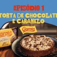 Montagem com um fundo azul, a foto da receita de torta de chocolate no centro, o nome do programa e os logos das marcas
