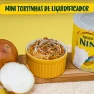 Fotografia de um pote com tortinha e o logo de Receitas Nestlé e Ninho.
