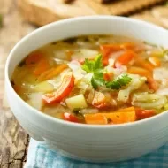 Sopa de legumes: nutrição e sabor em uma tigela reconfortante