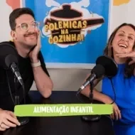 Imagem dos apresentadores lado a lado com o texto abaixo escrito "polêmicas na cozinha" e o título do episódio em seguida