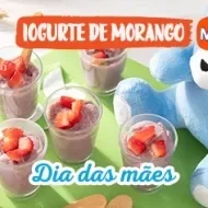 Fotografia de um iogurte de morango e logo de Receitas Nestlé e Mucilon.