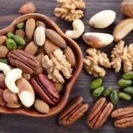 Castanha tem proteína? Entenda os benefícios e valores nutricionais das oleaginosas 