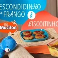 Fotografia de biscoito e escondidinho de frango e ao lado o nome da receita e logos de marca.