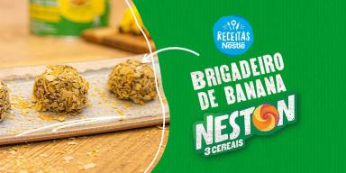 Montagem com a imagem da receita à esquerda e ao lado o título, com fundo em verde e logo de Neston e Receitas Nestlé.