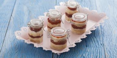 Bolo de Pote em cima de uma prateleira 