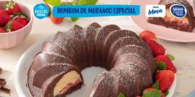 Montagem com um fundo claro, a foto da receita ampliada ao centro, o nome do programa e os logos das marcas