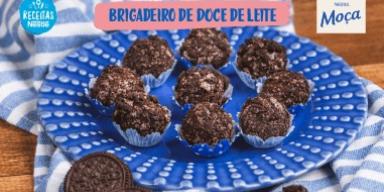 Imagem da receita de Brigadeiro ao centro com o título centralizado no topo e os logotipos das marcas ao lado