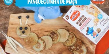 Fotografia da panqueca e logo de Receitas Nestlé e Mucilon