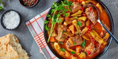 Picadinho de carne com quiabo: clássico da cozinha em versão saudável 